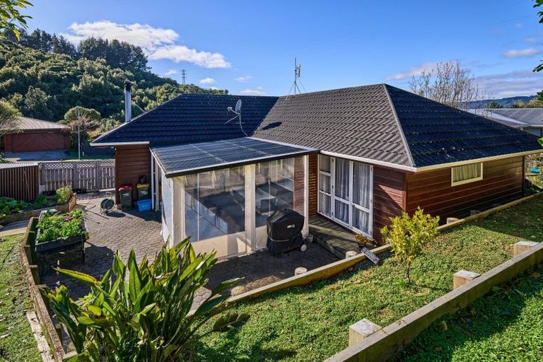 Photo of property in 147 Tirohanga Road, Tirohanga, Lower Hutt, 5010