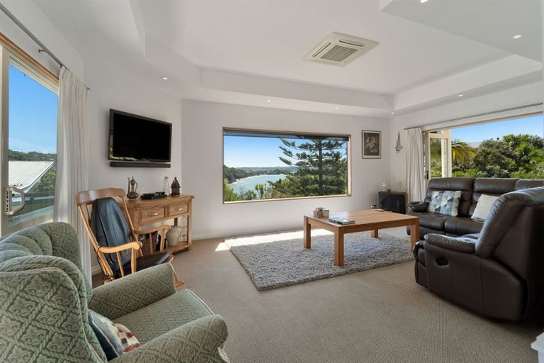 Photo of property in 53 Duncansby Road, Stanmore Bay, Whangaparaoa, 0932