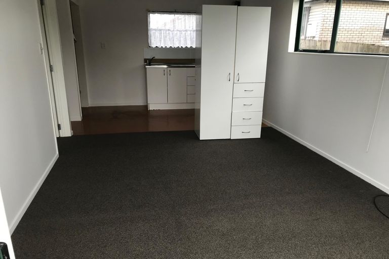Photo of property in 1/26 Plunket Avenue, Papatoetoe, Auckland, 2104