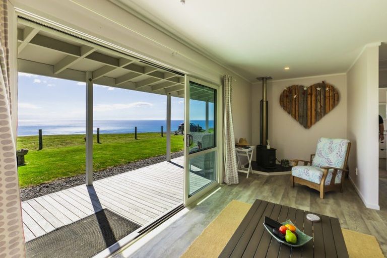 Photo of property in 23 Netherton Road, Omakere, 4271