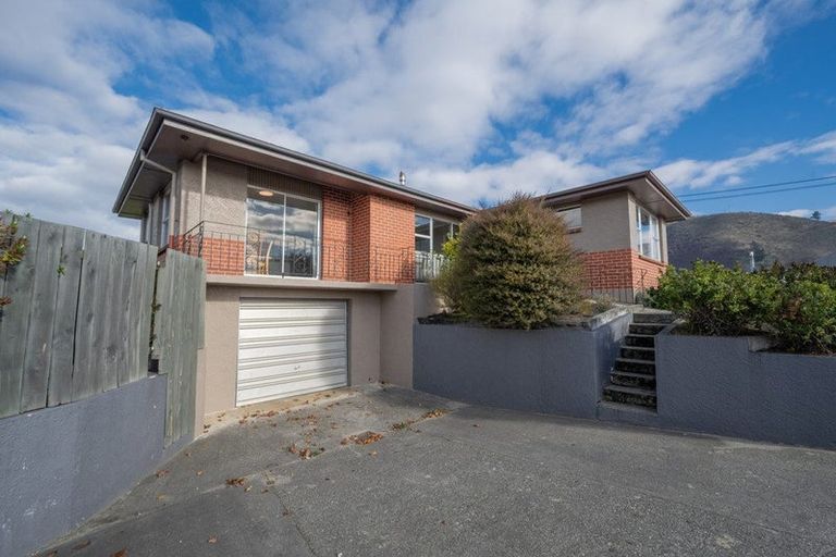 Photo of property in 2 Ancrum Street, Roxburgh, 9500