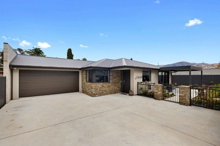 Photo of property in 110 Neplusultra Street, Cromwell, 9310