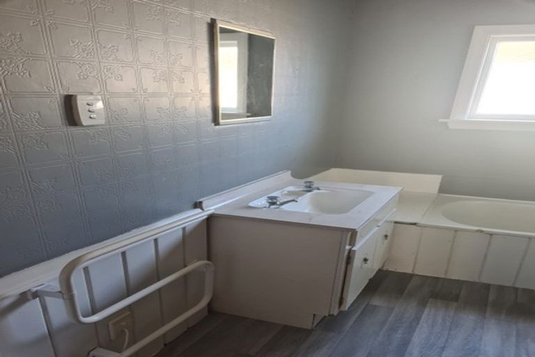 Photo of property in 111 Bower Avenue, New Brighton, Christchurch, 8083