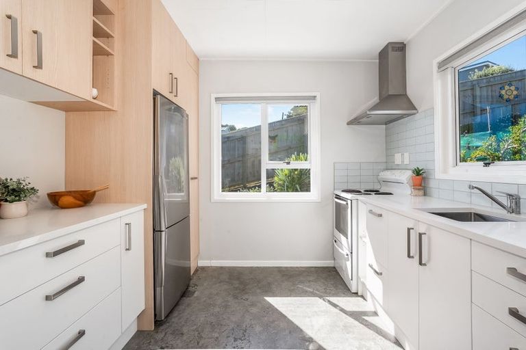 Photo of property in 1/24 Lambley Road, Titahi Bay, Porirua, 5022