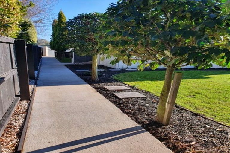 Photo of property in 10 Chilton Drive, Mairehau, Christchurch, 8052