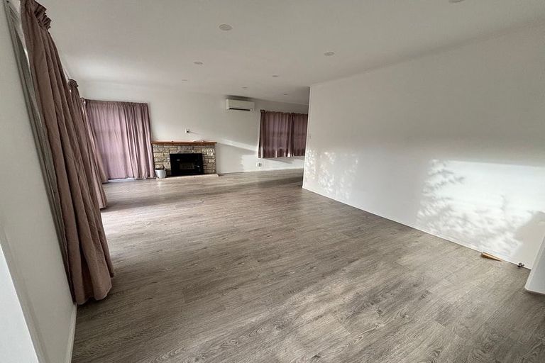 Photo of property in 60 Lynden Avenue, Hillcrest, Auckland, 0627
