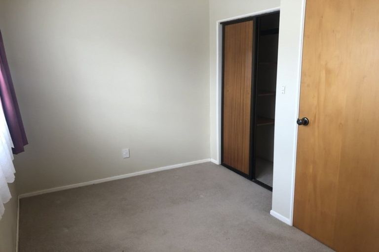 Photo of property in 1/6 Hoyle Place, New Plymouth, 4310