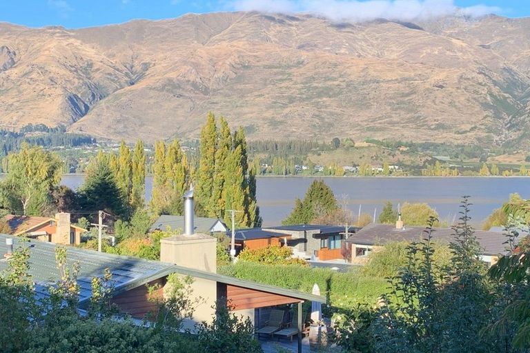 Photo of property in 50 Beacon Point Road, Wanaka, 9305