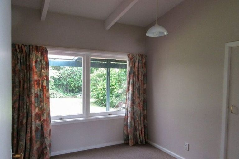 Photo of property in 12 Burrows Place, Ilam, Christchurch, 8041