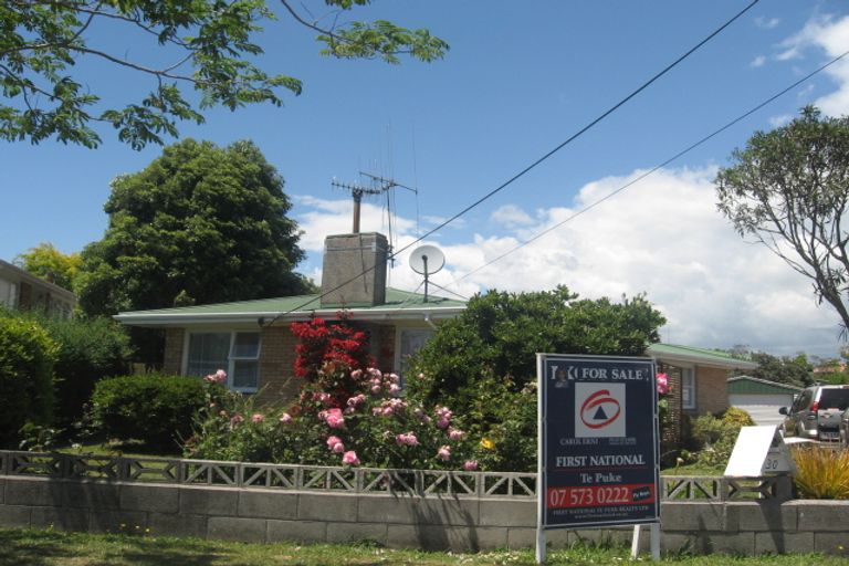 Photo of property in 30 Lee Street, Te Puke, 3119