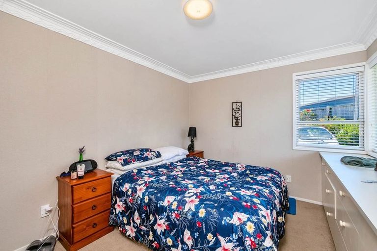 Photo of property in 13 Harmel Road, Glendene, Auckland, 0602