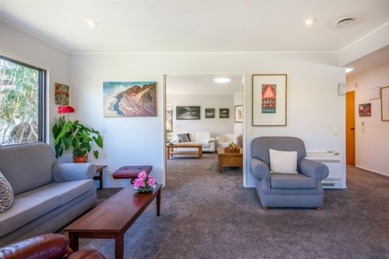 Photo of property in 2/30 Kowhai Road, Campbells Bay, Auckland, 0630
