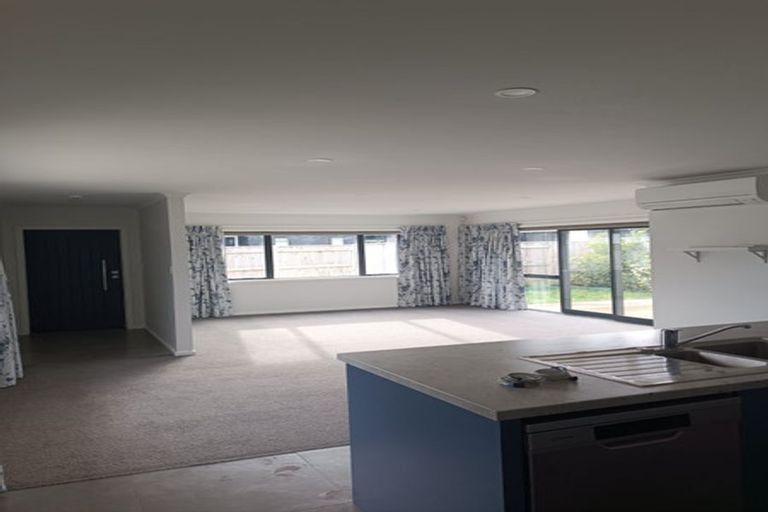 Photo of property in 22b Roberts Line, Kelvin Grove, Palmerston North, 4414