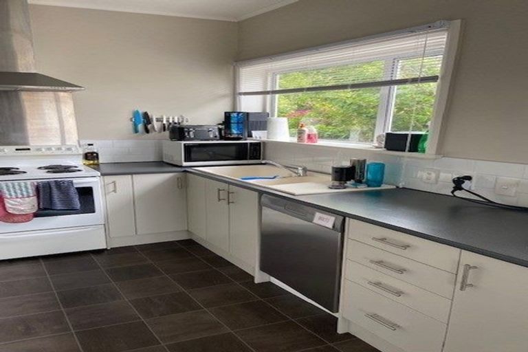 Photo of property in 28 The Quadrant, Miramar, Wellington, 6022