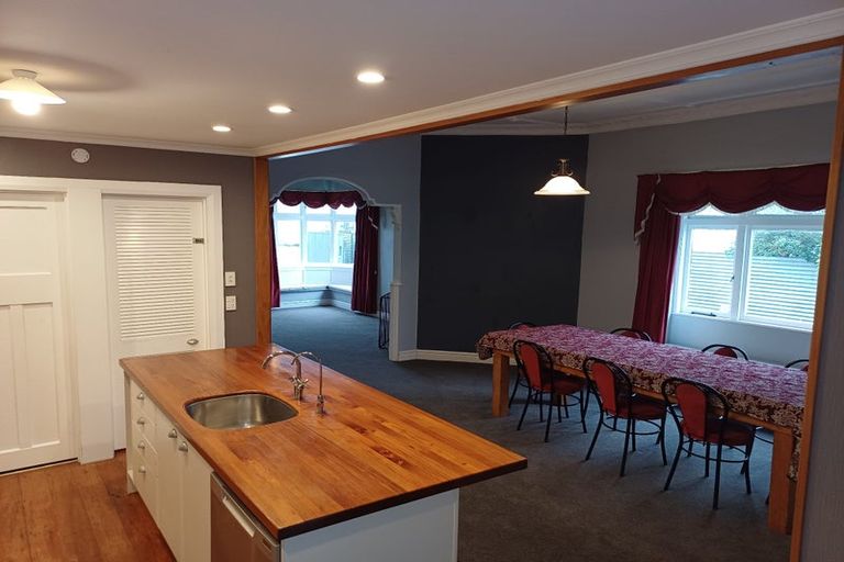Photo of property in 404 Tremaine Avenue, Takaro, Palmerston North, 4412