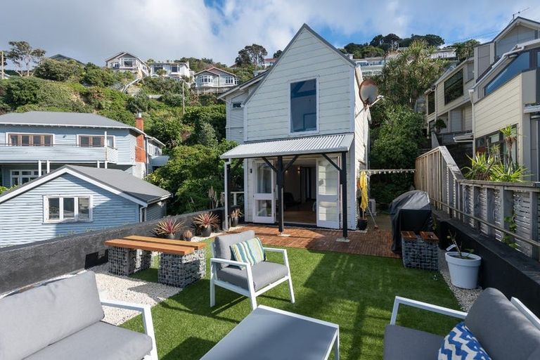 Photo of property in 2/77 Maida Vale Road, Roseneath, Wellington, 6011