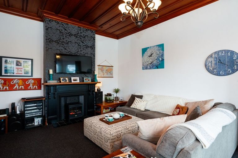 Photo of property in 11 Limbrick Street, Terrace End, Palmerston North, 4410