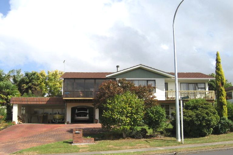Photo of property in 27 Marina View Drive, West Harbour, Auckland, 0618