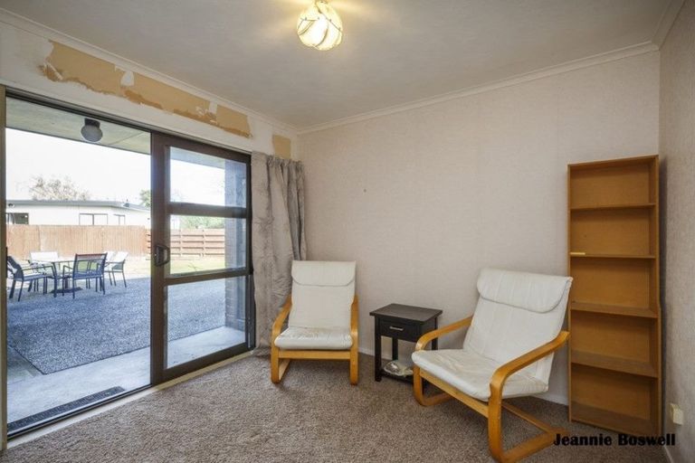 Photo of property in 37 Chippendale Crescent, Highbury, Palmerston North, 4412