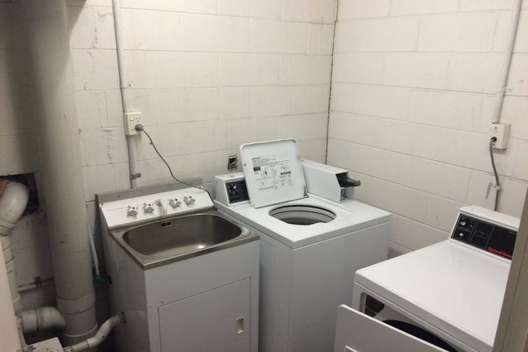 Photo of property in 1/8 South Street, Papakura, 2110