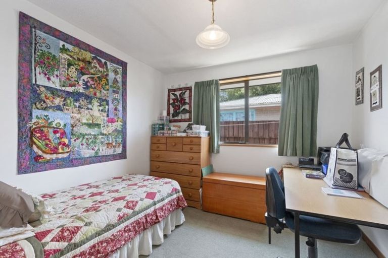 Photo of property in 1/13 Winters Road, Redwood, Christchurch, 8051