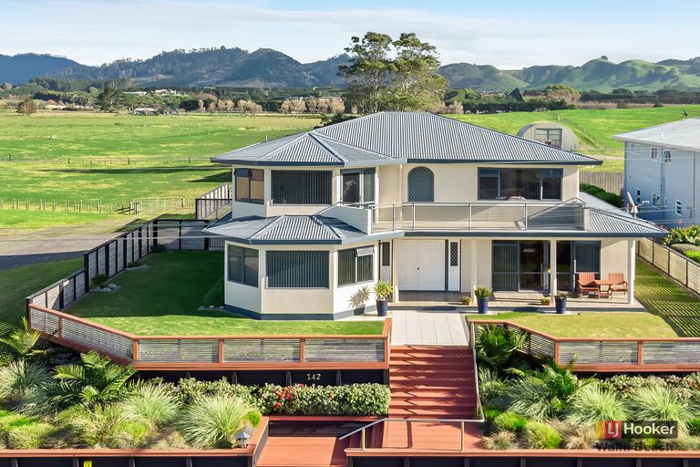 Photo of property in 142 Seaforth Road, Waihi Beach, 3611