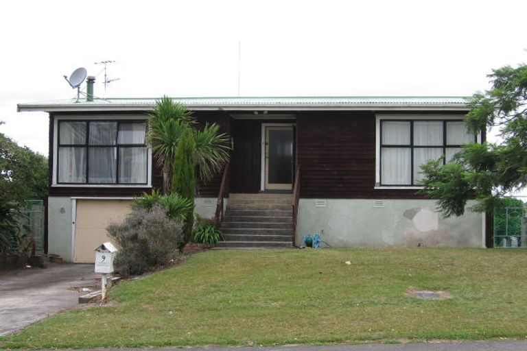 Photo of property in 9 Patts Avenue, Glendene, Auckland, 0602