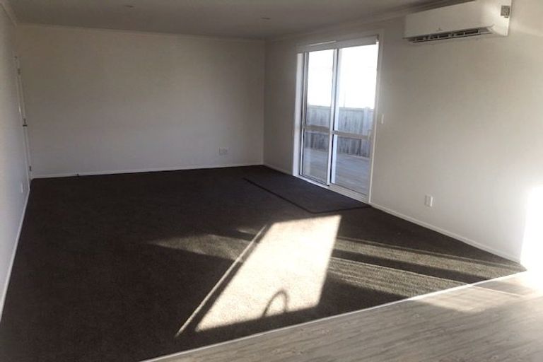 Photo of property in 21a Main Road, Titahi Bay, Porirua, 5022
