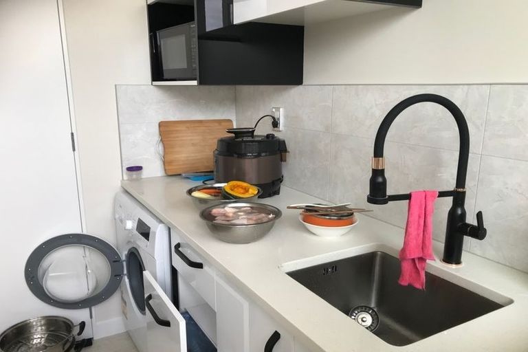 Photo of property in 21 Hakinakina Drive, Flat Bush, Auckland, 2019