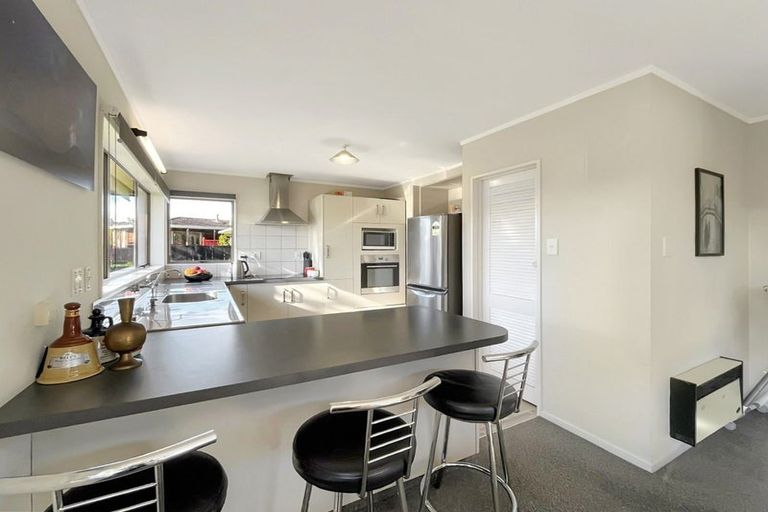 Photo of property in 6 Caulfield Place, Awapuni, Palmerston North, 4412