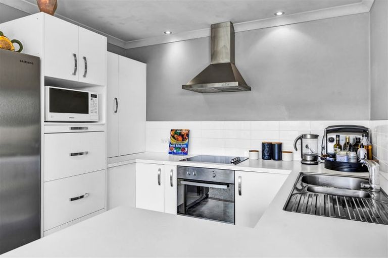 Photo of property in 54 Penrod Drive, Bell Block, New Plymouth, 4312