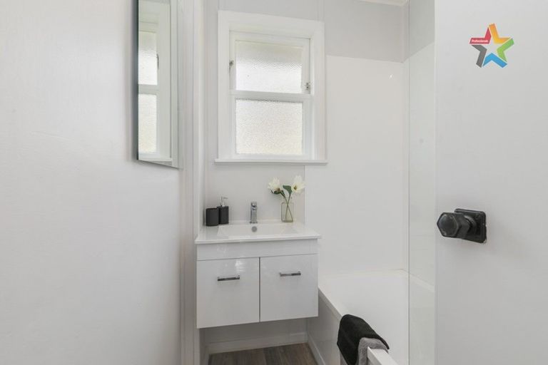 Photo of property in 193 Waddington Drive, Naenae, Lower Hutt, 5011