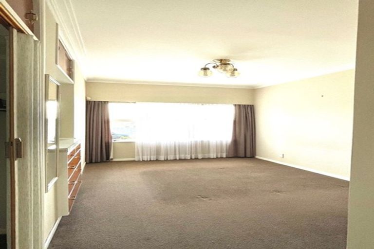 Photo of property in 11 Gilliam Street, New Lynn, Auckland, 0600