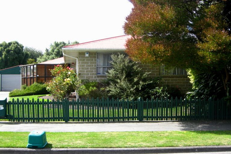 Photo of property in 4 Stanton Crescent, Hoon Hay, Christchurch, 8025