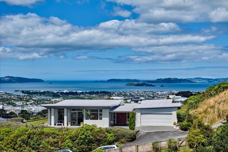 Photo of property in 11 Winifred Way, Belmont, Lower Hutt, 5010
