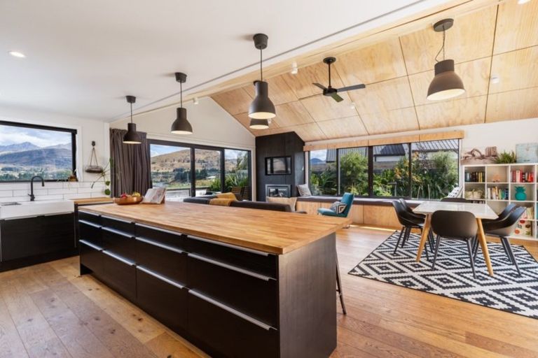 Photo of property in 28 Myles Way, Lower Shotover, Queenstown, 9304