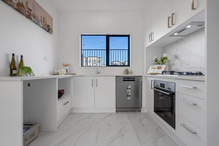 Photo of property in 9a Putiputi Way, Papakura, 2110