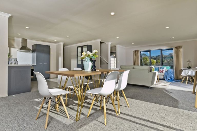 Photo of property in 14 Sapperton Drive, Henderson, Auckland, 0612