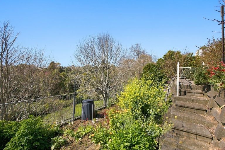 Photo of property in 7 Montana Place, Merrilands, New Plymouth, 4312