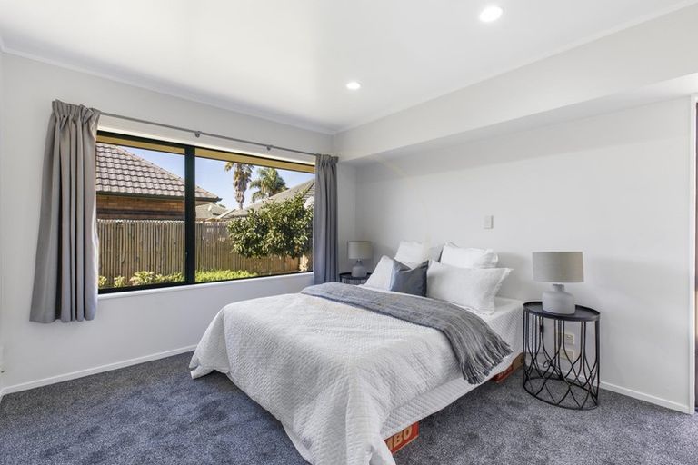 Photo of property in 19 Old Park Place, Takanini, 2112