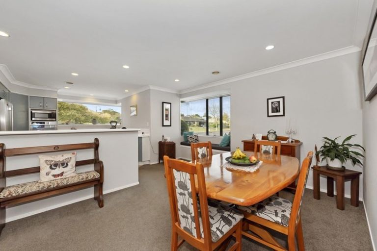 Photo of property in 8 Bramley Drive, Rototuna, Hamilton, 3210