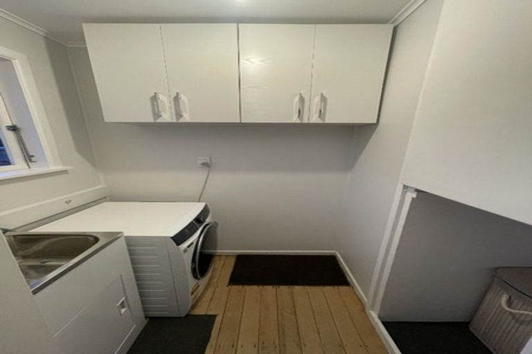 Photo of property in 47 Farquhar Road, Glendene, Auckland, 0602