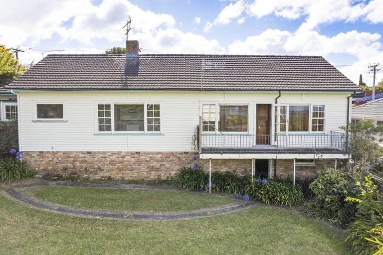Photo of property in 57 Parkhill Road, Mellons Bay, Auckland, 2014