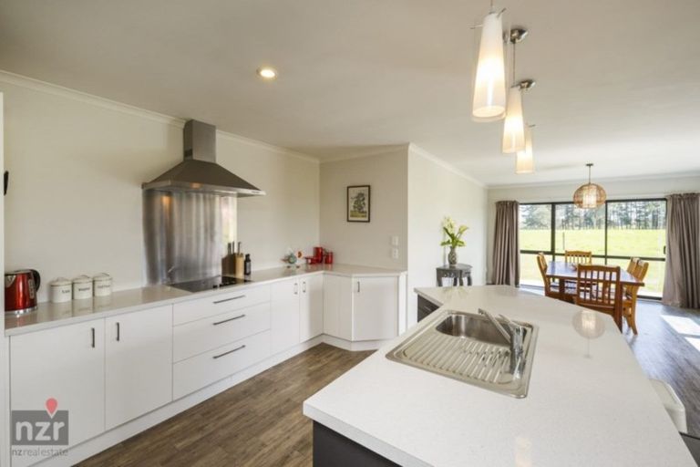 Photo of property in 135 Hansens Line, Newbury, Palmerston North, 4475