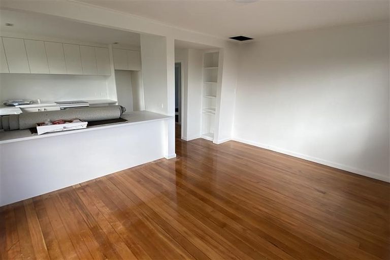 Photo of property in 50 Awaroa Road, Sunnyvale, Auckland, 0612