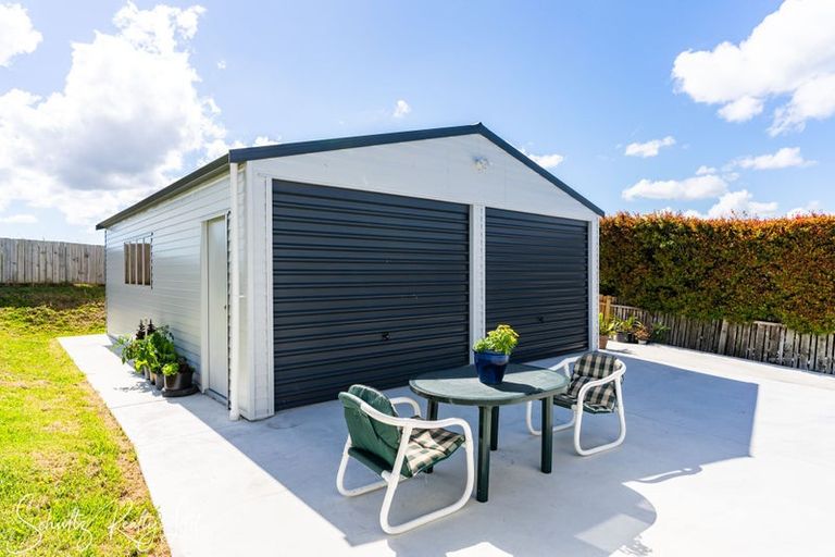 Photo of property in 20 Bickerstaffe Road, Maungaturoto, 0520