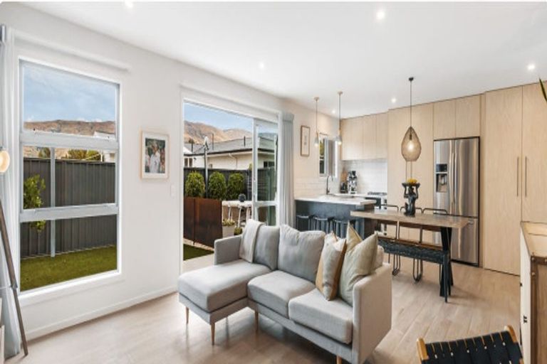 Photo of property in 30a Monaghan Street, Cromwell, 9310