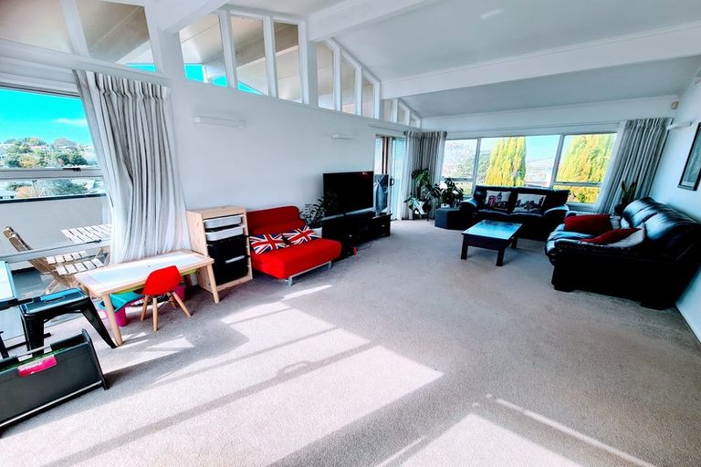 Photo of property in 2/42 Knightsbridge Drive, Forrest Hill, Auckland, 0620