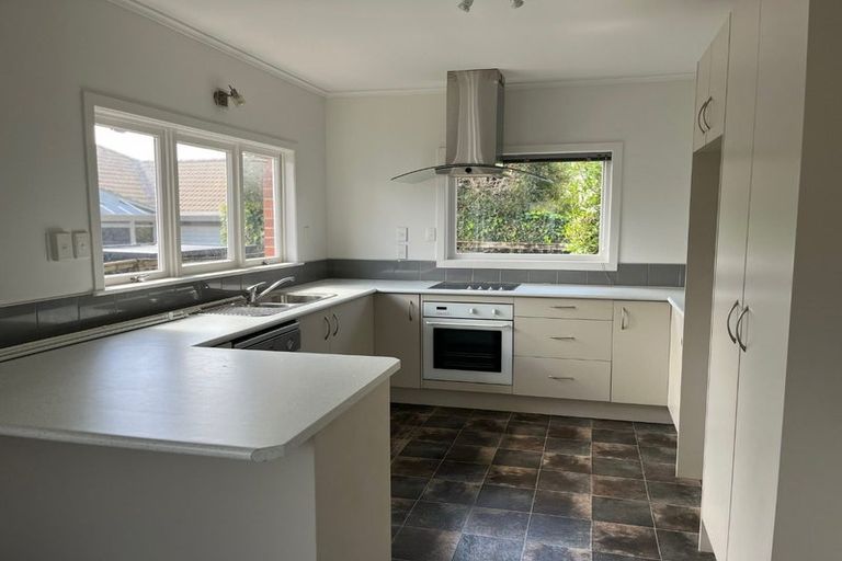 Photo of property in 1/5 Stratford Avenue, Milford, Auckland, 0620