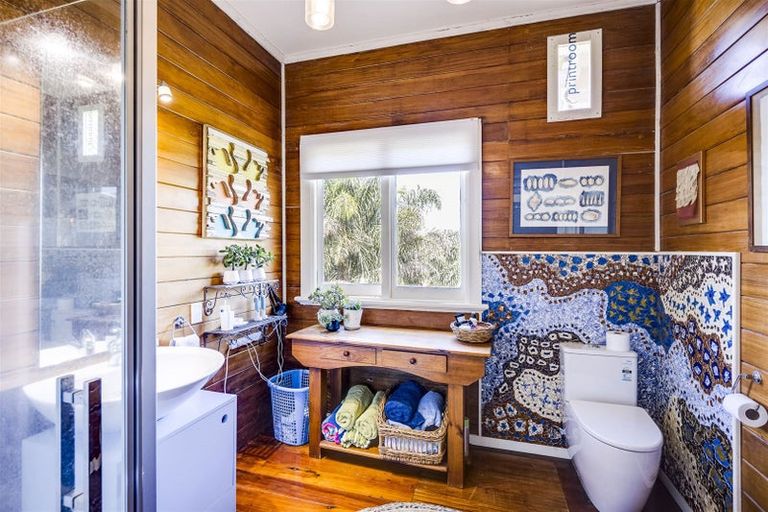 Photo of property in 1 Lawrence Road, Hospital Hill, Napier, 4110